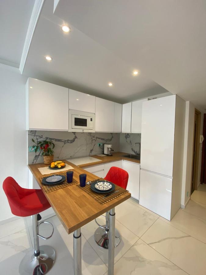 Le Royal, Spacious Seaside Rooftop And Pool Apartment Nizza