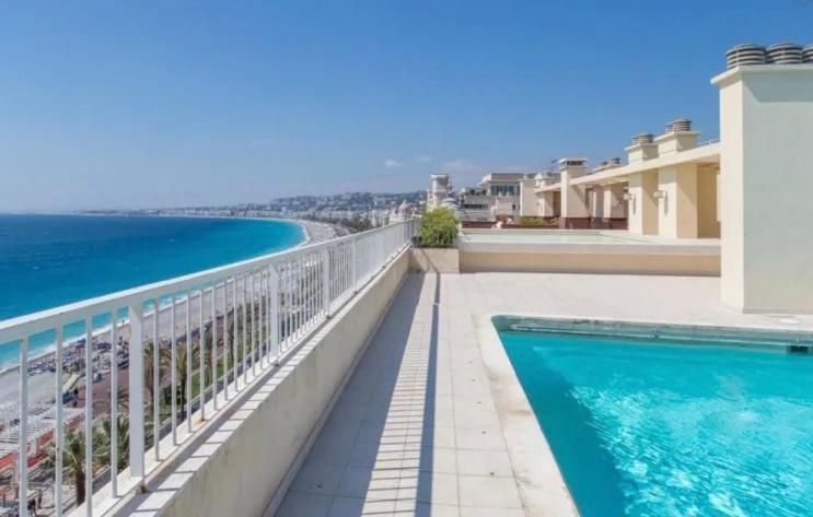 Apartment Le Royal, Spacious Seaside Rooftop And Pool Nizza