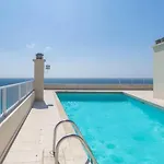 Le Royal, Spacious Seaside Apartment Rooftop And Pool